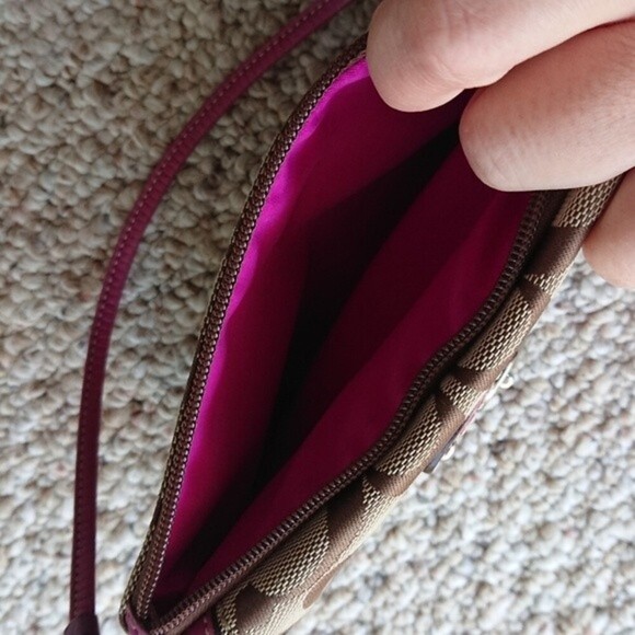 Coach pink wristlet wallet big C logo Signature Collection - Picture 6 of 9